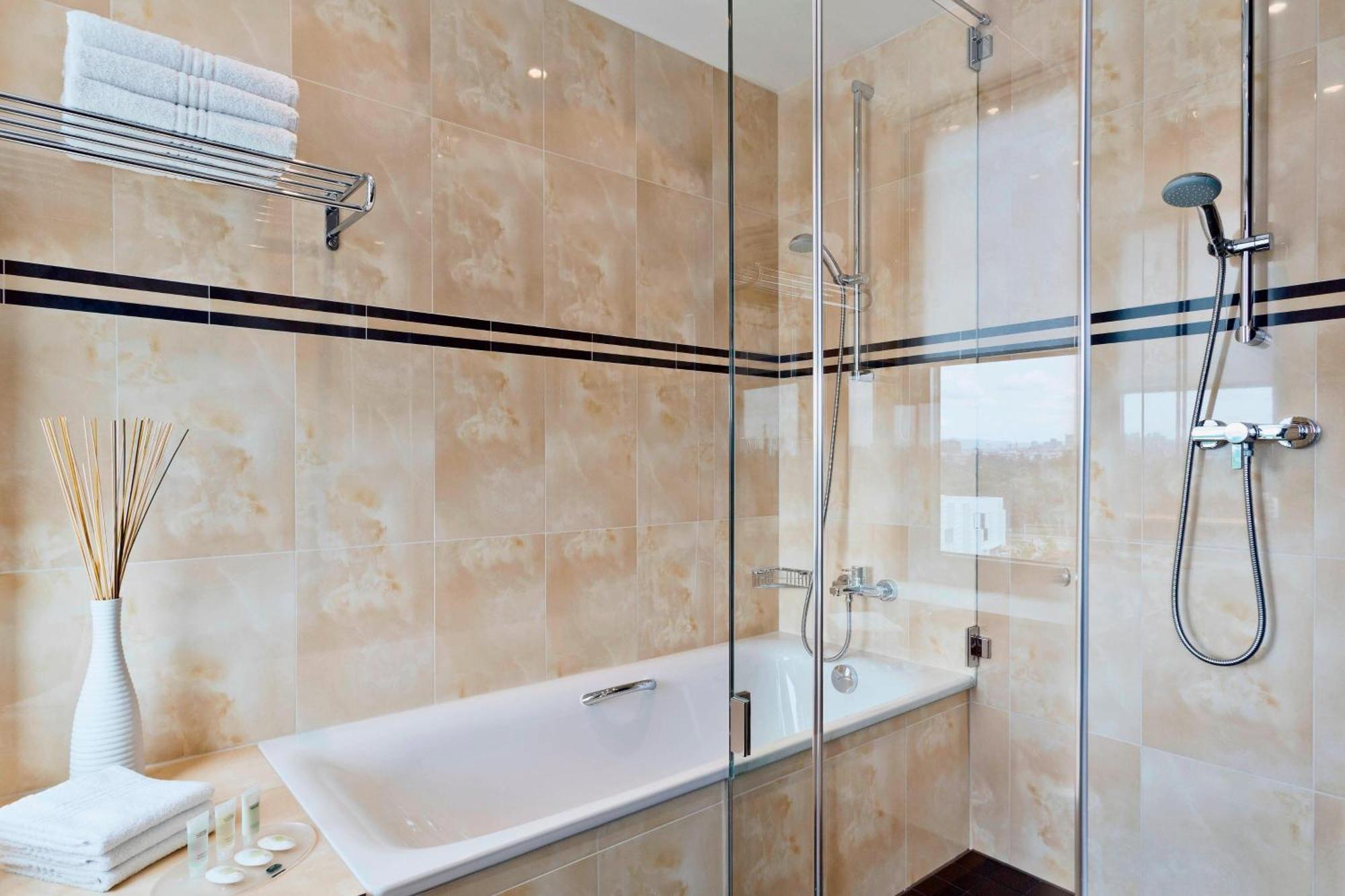 One-Bedroom Suite